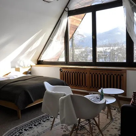 فندق مبيت وإفطار Art House Szymaszkowa 1