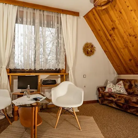 Bed and Breakfast Art House Szymaszkowa 1