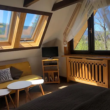 Bed & Breakfast Art House Szymaszkowa 1 3*