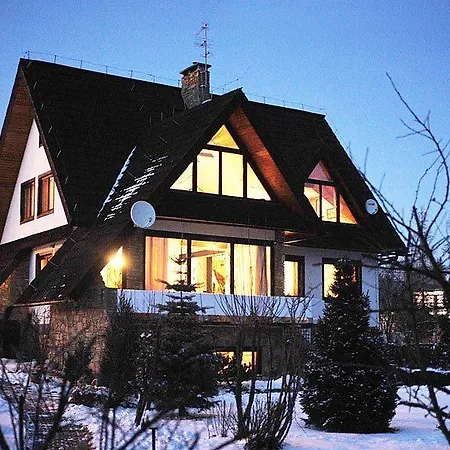 Bed & Breakfast Art House Szymaszkowa 1